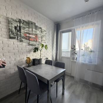 Продается 1-комнатная квартира, 38 м²