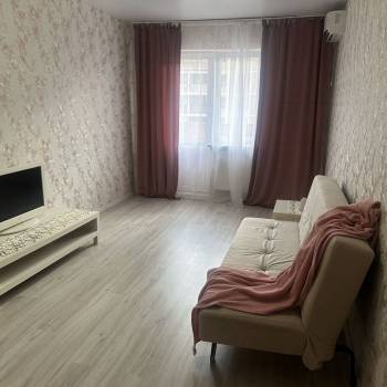 Сдается 2-х комнатная квартира, 60 м²