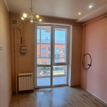 Продается 1-комнатная квартира, 42 м²