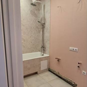 Продается 1-комнатная квартира, 42 м²