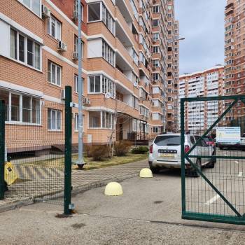 Продается 1-комнатная квартира, 40 м²