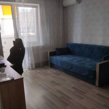 Продается 1-комнатная квартира, 36,8 м²