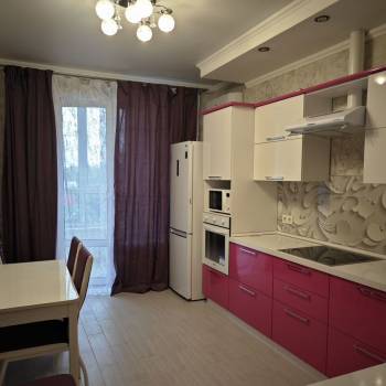 Сдается 1-комнатная квартира, 43 м²
