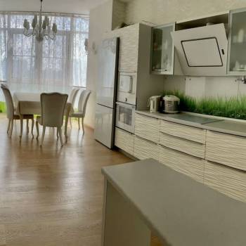 Продается Многокомнатная квартира, 136 м²