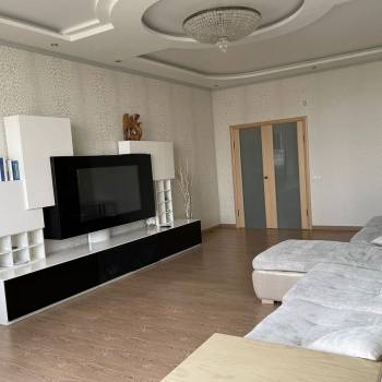 Продается Многокомнатная квартира, 136 м²