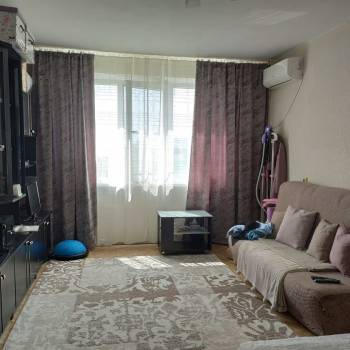Продается 1-комнатная квартира, 40 м²
