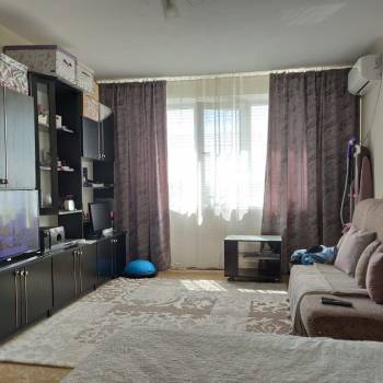 Продается 1-комнатная квартира, 40 м²