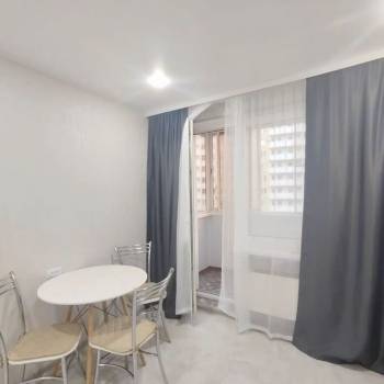 Сдается 1-комнатная квартира, 37 м²