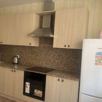 Сдается 1-комнатная квартира, 42 м²