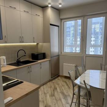 Продается 1-комнатная квартира, 55 м²