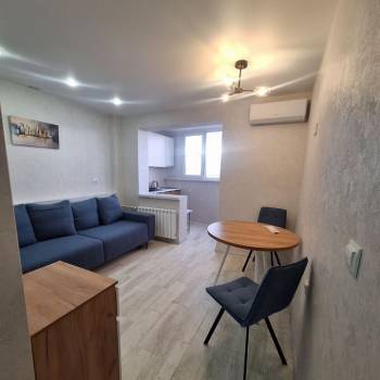 Сдается 1-комнатная квартира, 42 м²