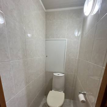 Продается Многокомнатная квартира, 100 м²