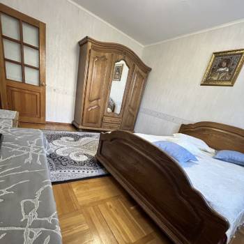 Продается Многокомнатная квартира, 100 м²