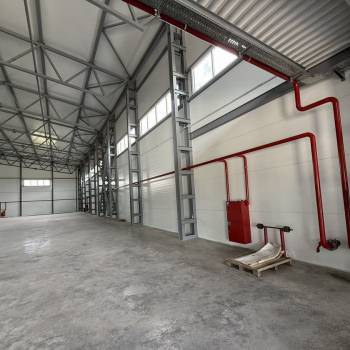 Сдается Нежилое помещение, 1490 м²