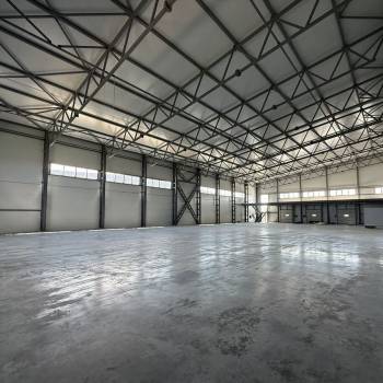 Сдается Нежилое помещение, 1490 м²