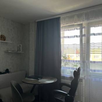 Продается 1-комнатная квартира, 42 м²