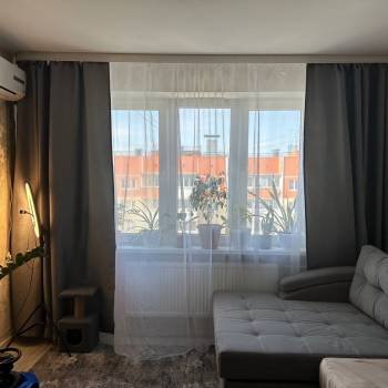 Продается 1-комнатная квартира, 42 м²