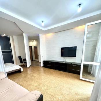 Сдается 1-комнатная квартира, 56 м²