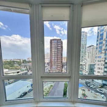 Сдается 1-комнатная квартира, 56 м²