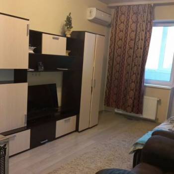 Сдается 1-комнатная квартира, 42 м²