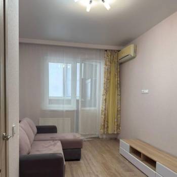 Сдается 1-комнатная квартира, 38 м²