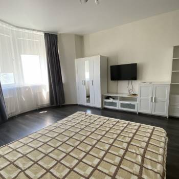 Сдается 1-комнатная квартира, 54 м²