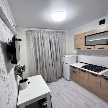Сдается Многокомнатная квартира, 60 м²