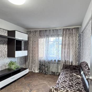 Сдается Многокомнатная квартира, 60 м²