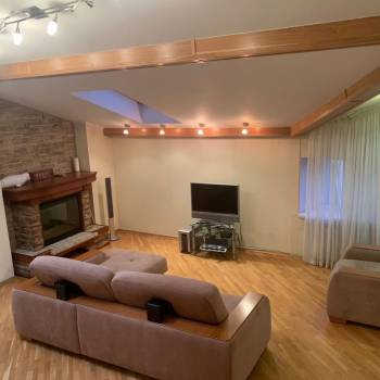 Сдается 2-х комнатная квартира, 102 м²