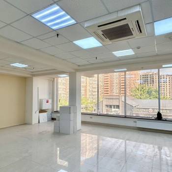 Сдается Нежилое помещение, 195 м²