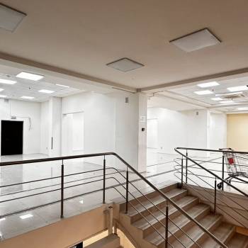 Сдается Нежилое помещение, 195 м²