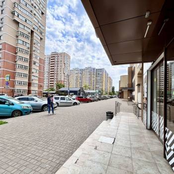Сдается Нежилое помещение, 195 м²