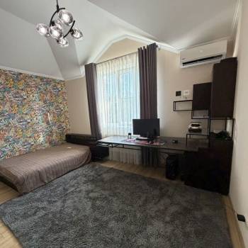 Продается Дом, 196 м²