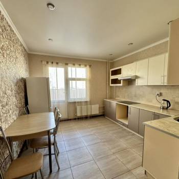 Сдается 1-комнатная квартира, 47,5 м²