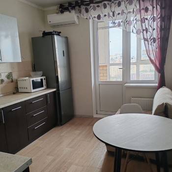 Сдается 1-комнатная квартира, 38 м²