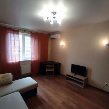 Сдается 1-комнатная квартира, 37 м²