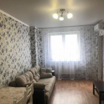 Сдается 1-комнатная квартира, 43 м²