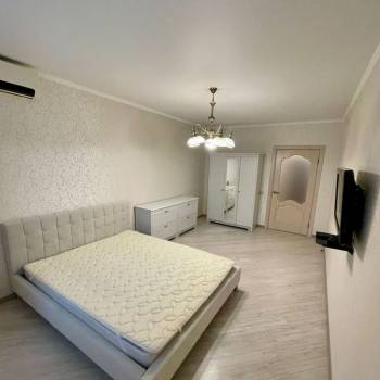 Сдается 1-комнатная квартира, 50 м²