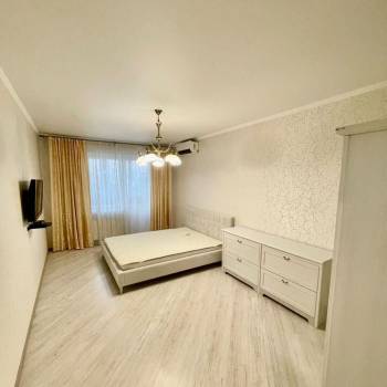 Сдается 1-комнатная квартира, 50 м²