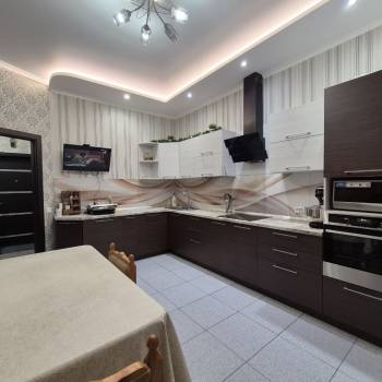 Продается Многокомнатная квартира, 115 м²