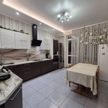 Продается Многокомнатная квартира, 115 м²