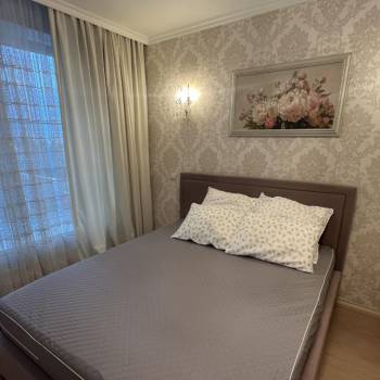 Сдается 1-комнатная квартира, 54 м²
