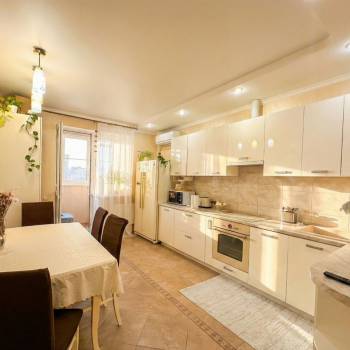 Продается 2-х комнатная квартира, 80 м²