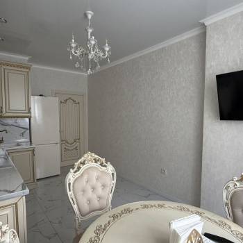 Продается 1-комнатная квартира, 42 м²