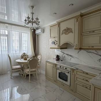 Продается 1-комнатная квартира, 42 м²