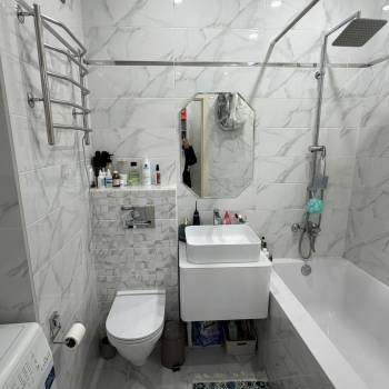 Продается 1-комнатная квартира, 42 м²