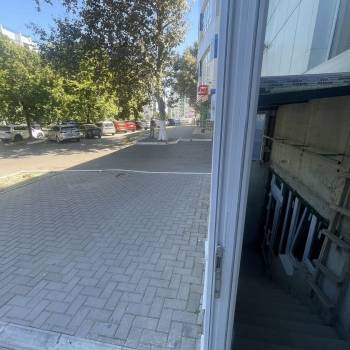 Сдается Нежилое помещение, 300 м²