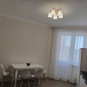 Сдается 1-комнатная квартира, 42 м²