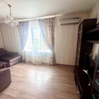 Сдается 1-комнатная квартира, 45 м²