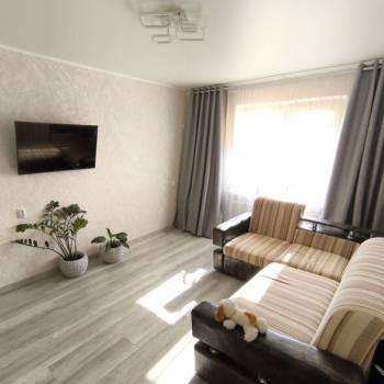Продается 1-комнатная квартира, 43 м²